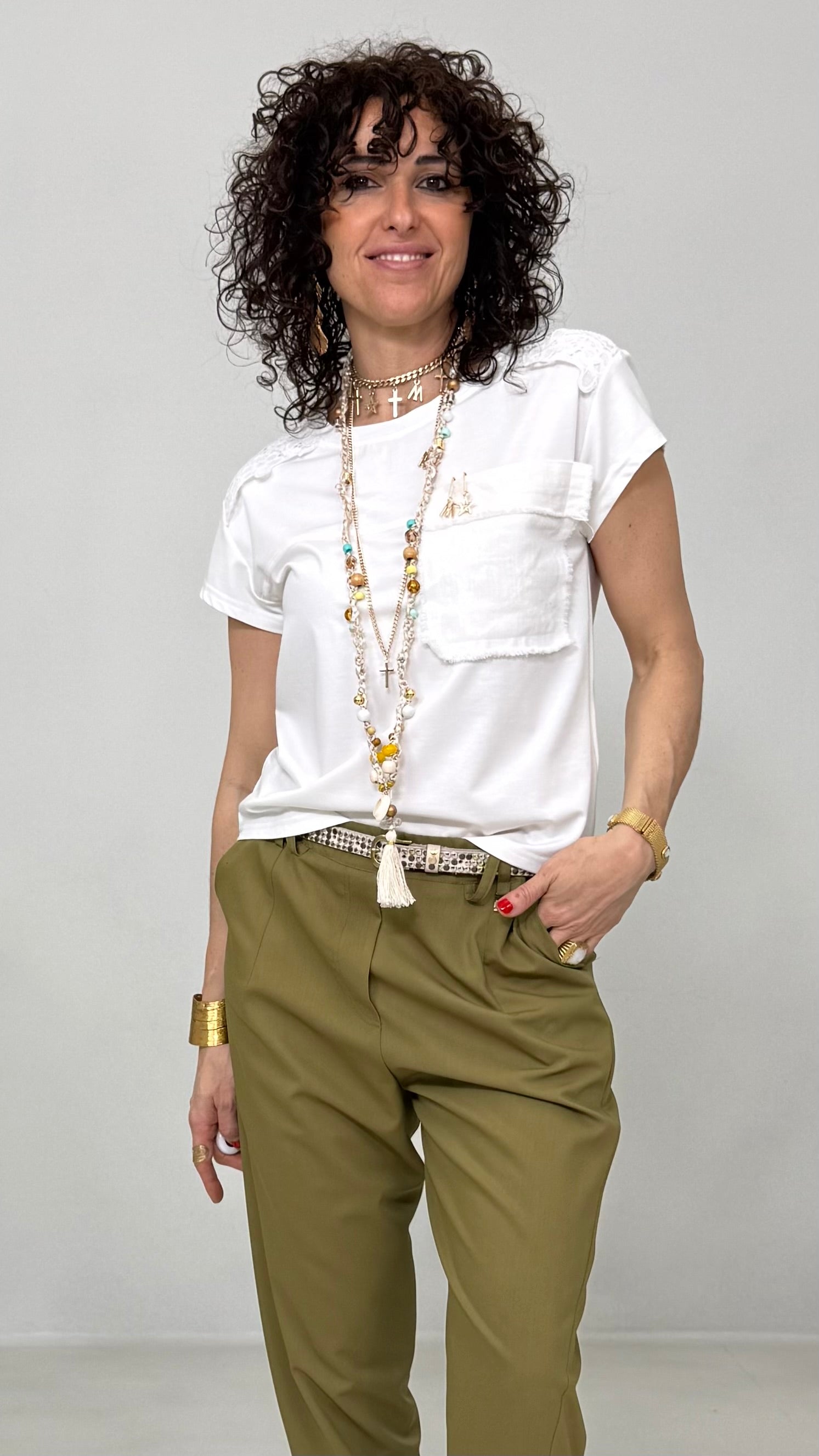 T-SHIRT IN JERSEY VISCOSA CON DETTAGLIO TASCA JEANS