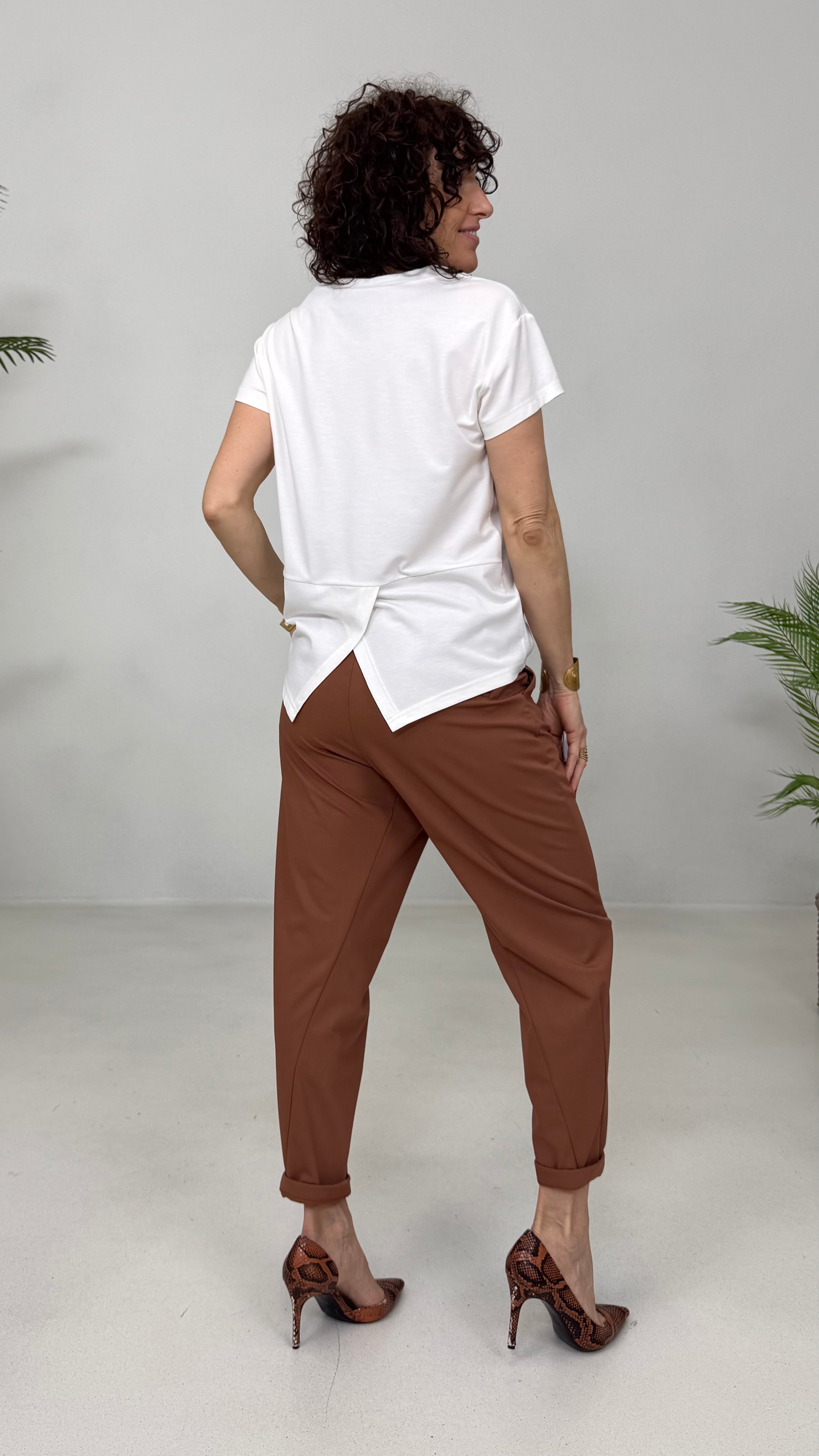 T-SHIRT VISCOSA TECNICA SPACCO DIETRO