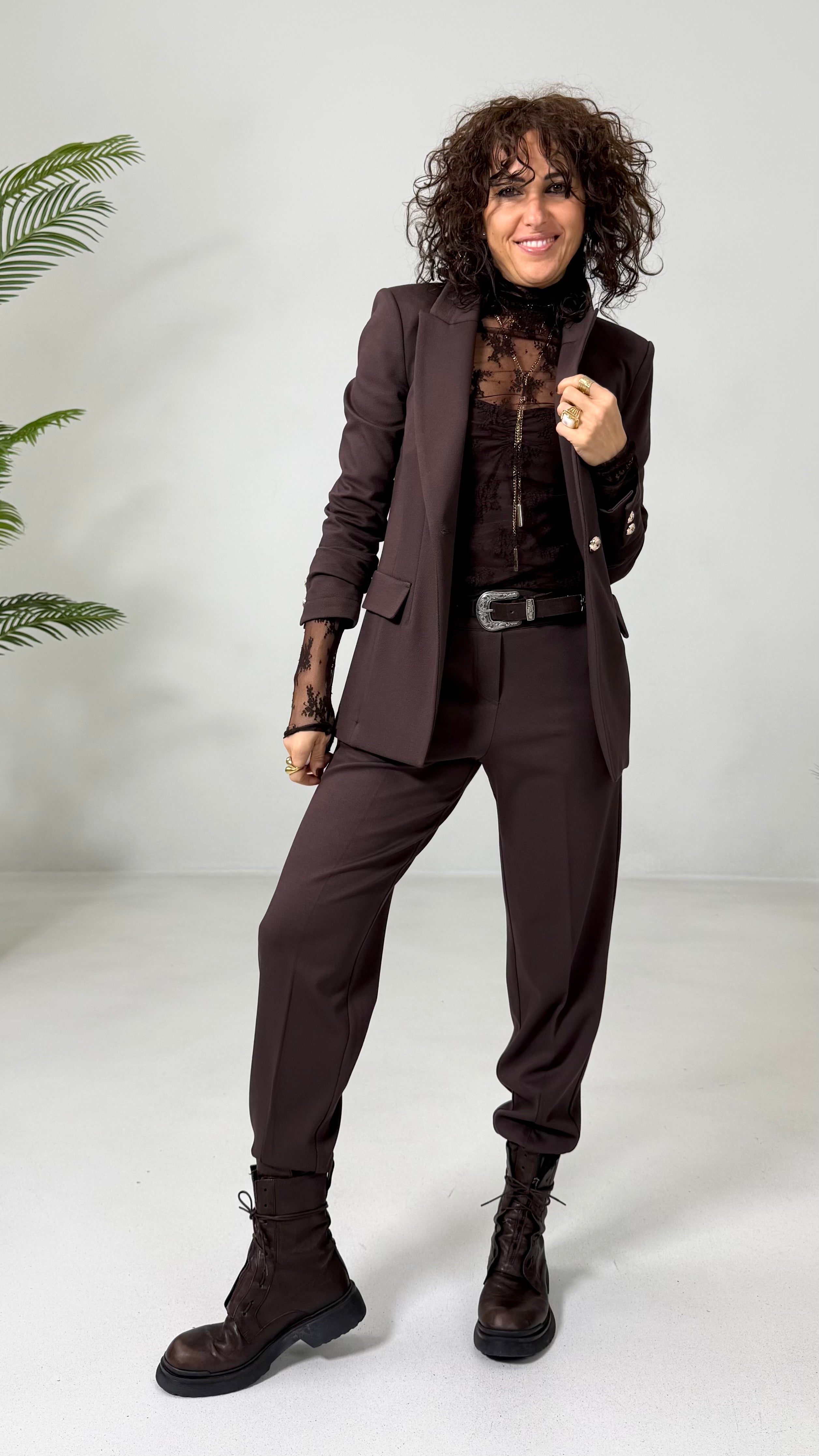 TWINSET CON LUPETTO IN PIZZO E TOP IN PUNTO MILANO LEGGERO