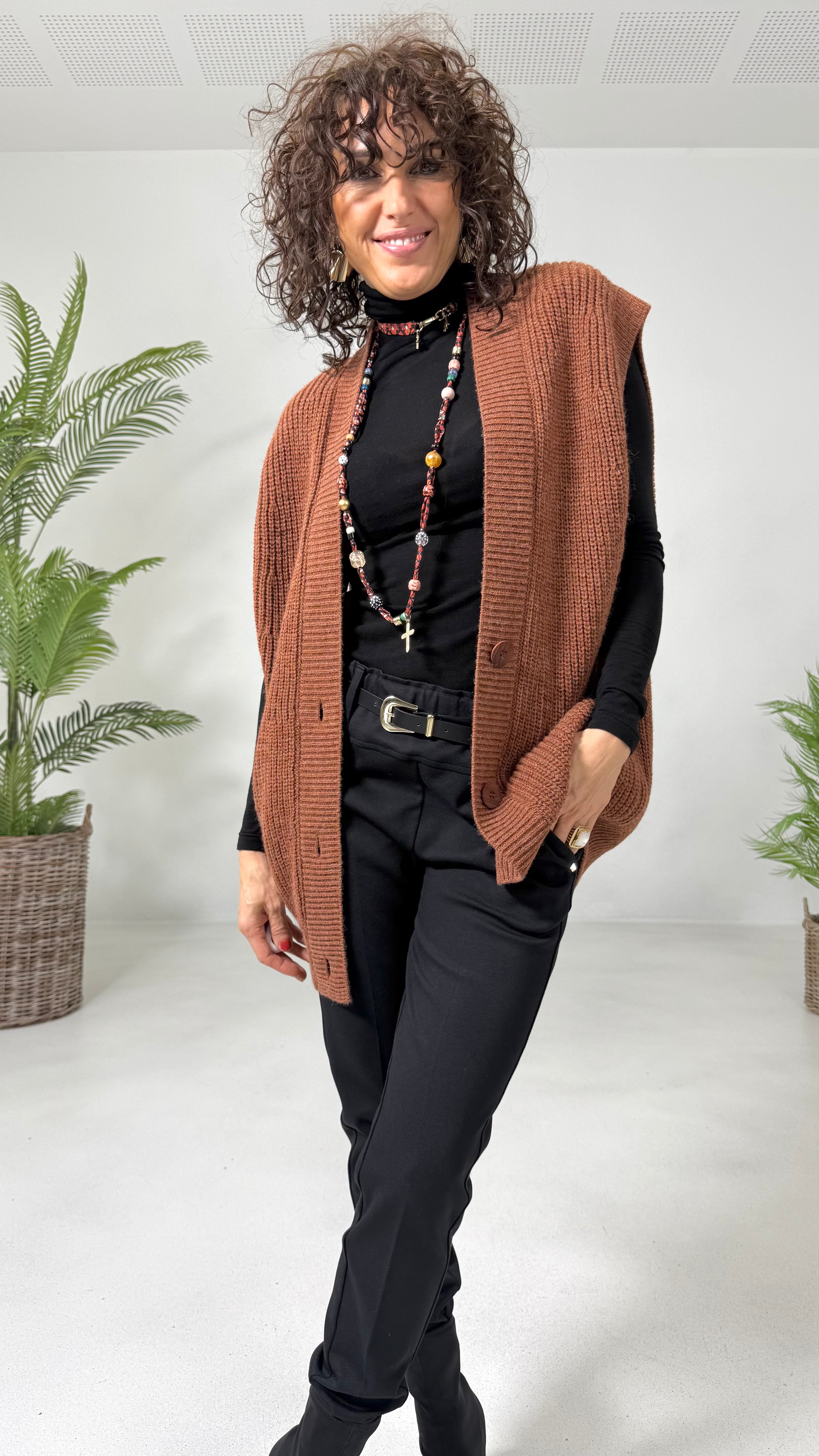 MAGLIA BASIC COLLO ALTO IN CALDA VISCOSA