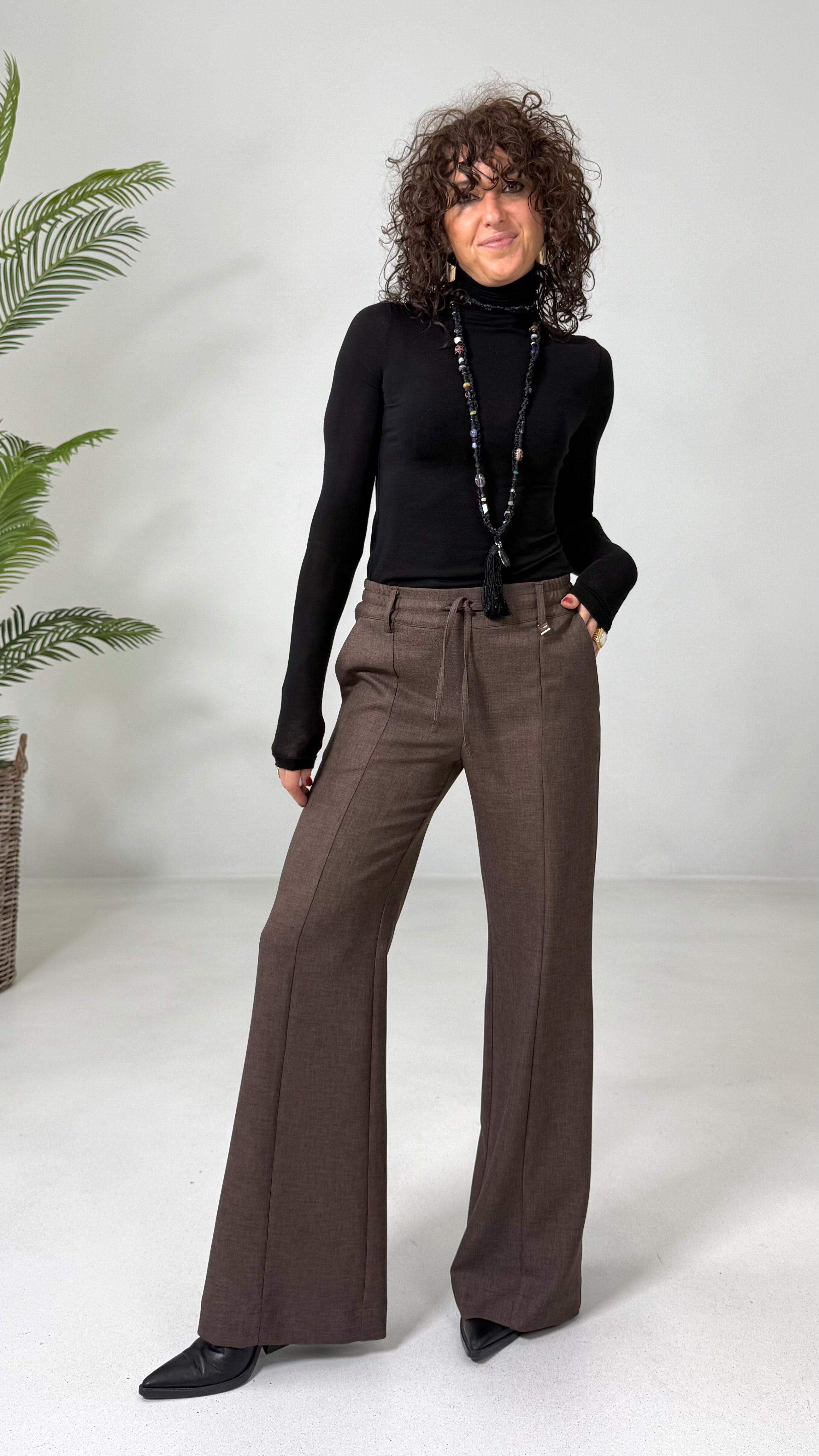 MAGLIA BASIC COLLO ALTO IN CALDA VISCOSA