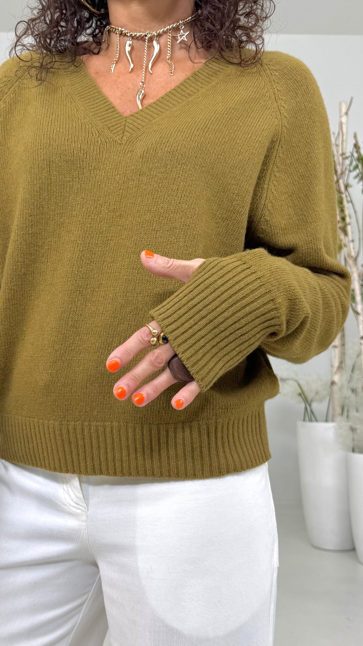 MAGLIA QUADRATA SCOLLO A V IN MISTO CASHMERE