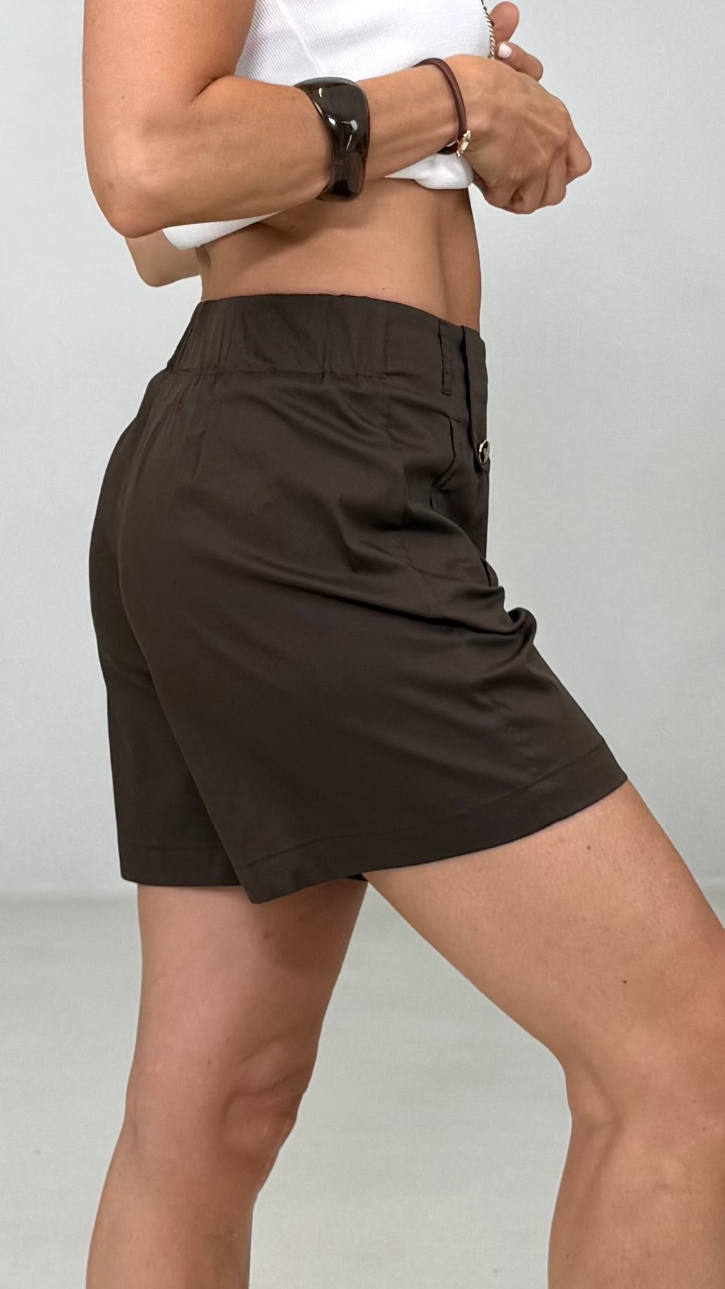 SHORTS IN PELLE D'UOVO