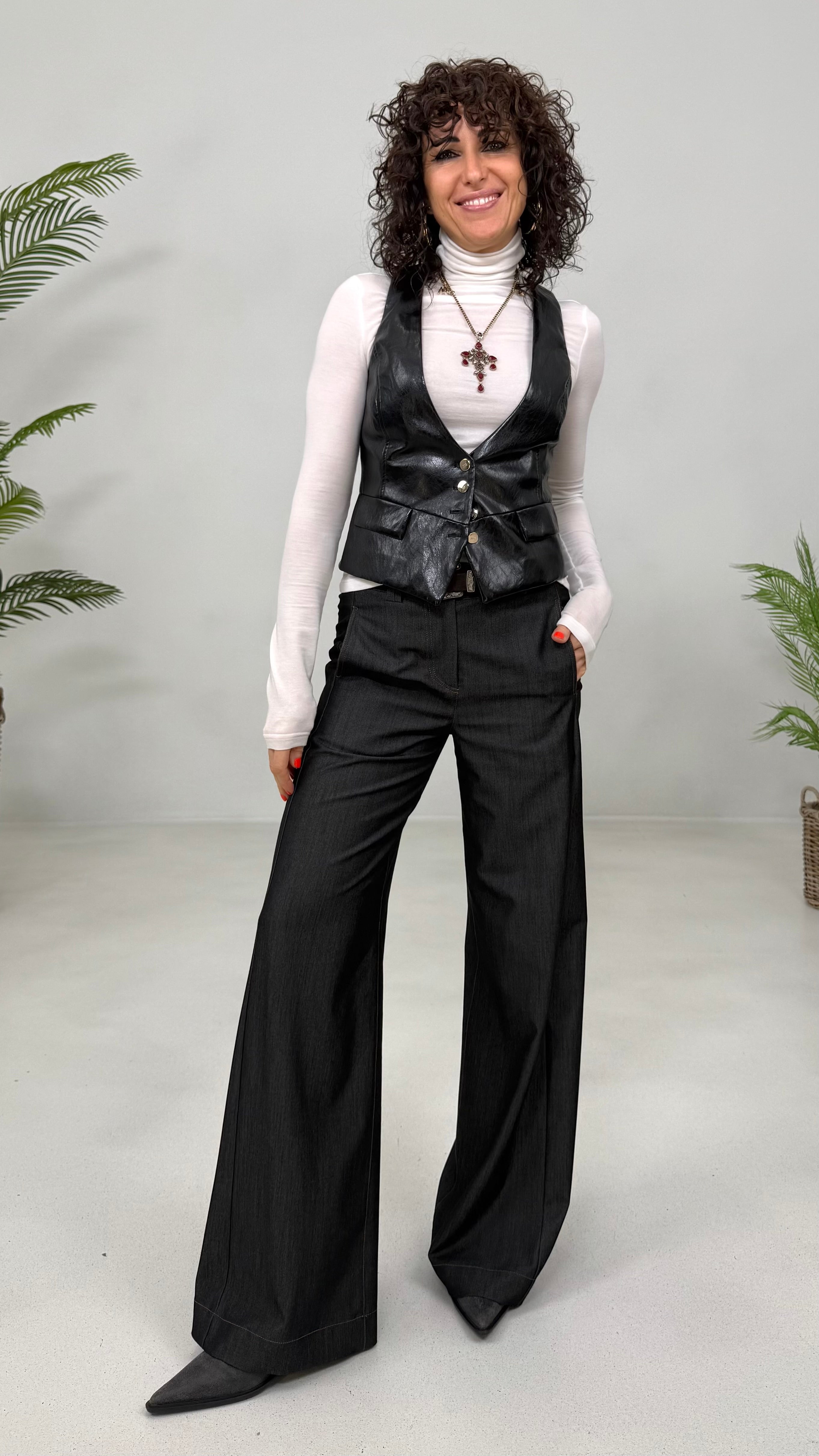 COLLANA PENDENTE CROCE 8,5 CM CON CRISTALLI SLEGATI