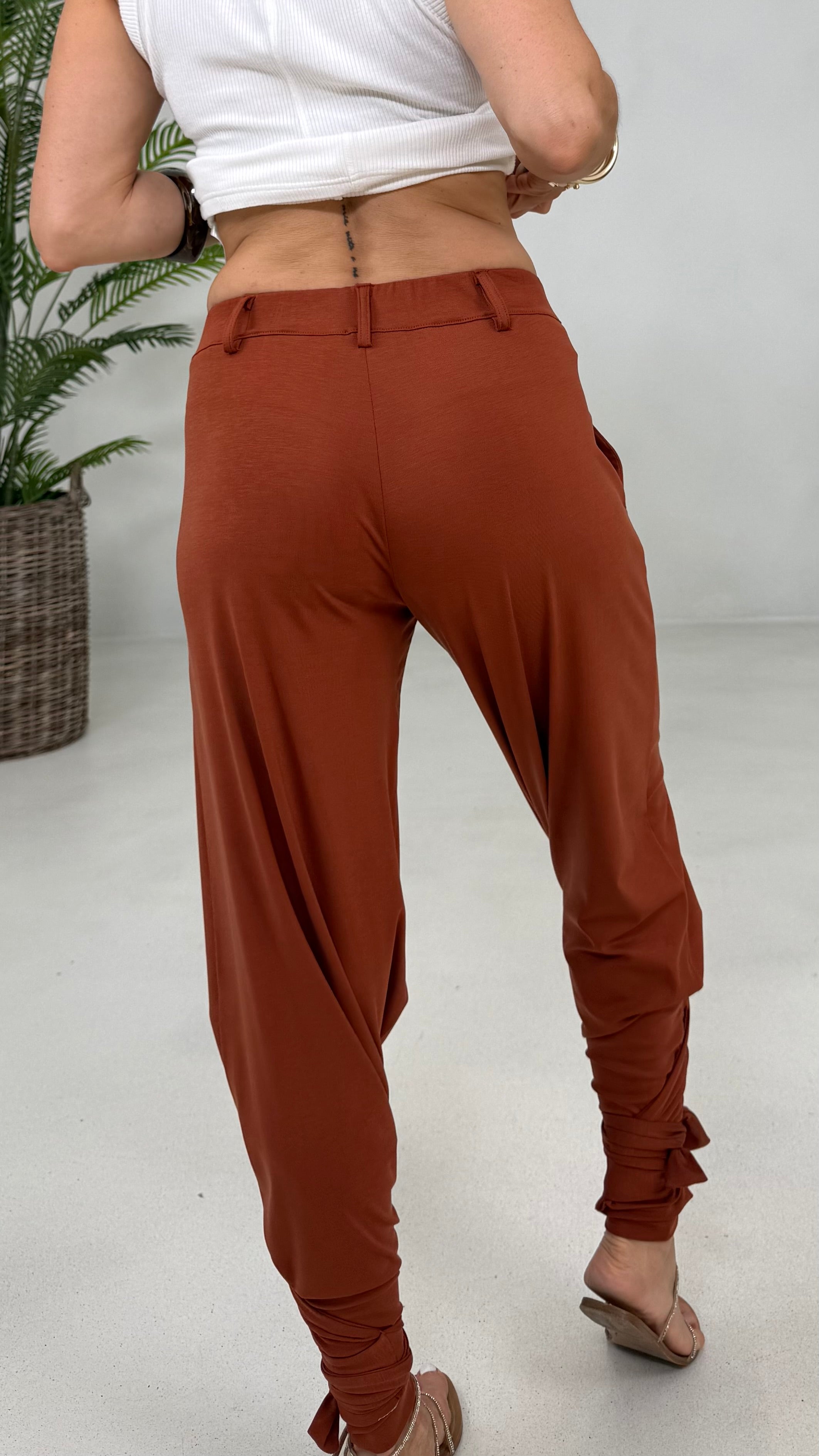 PANTALONE LACCI AL FONDO IN JERSEY LYOCELL ELASTICO