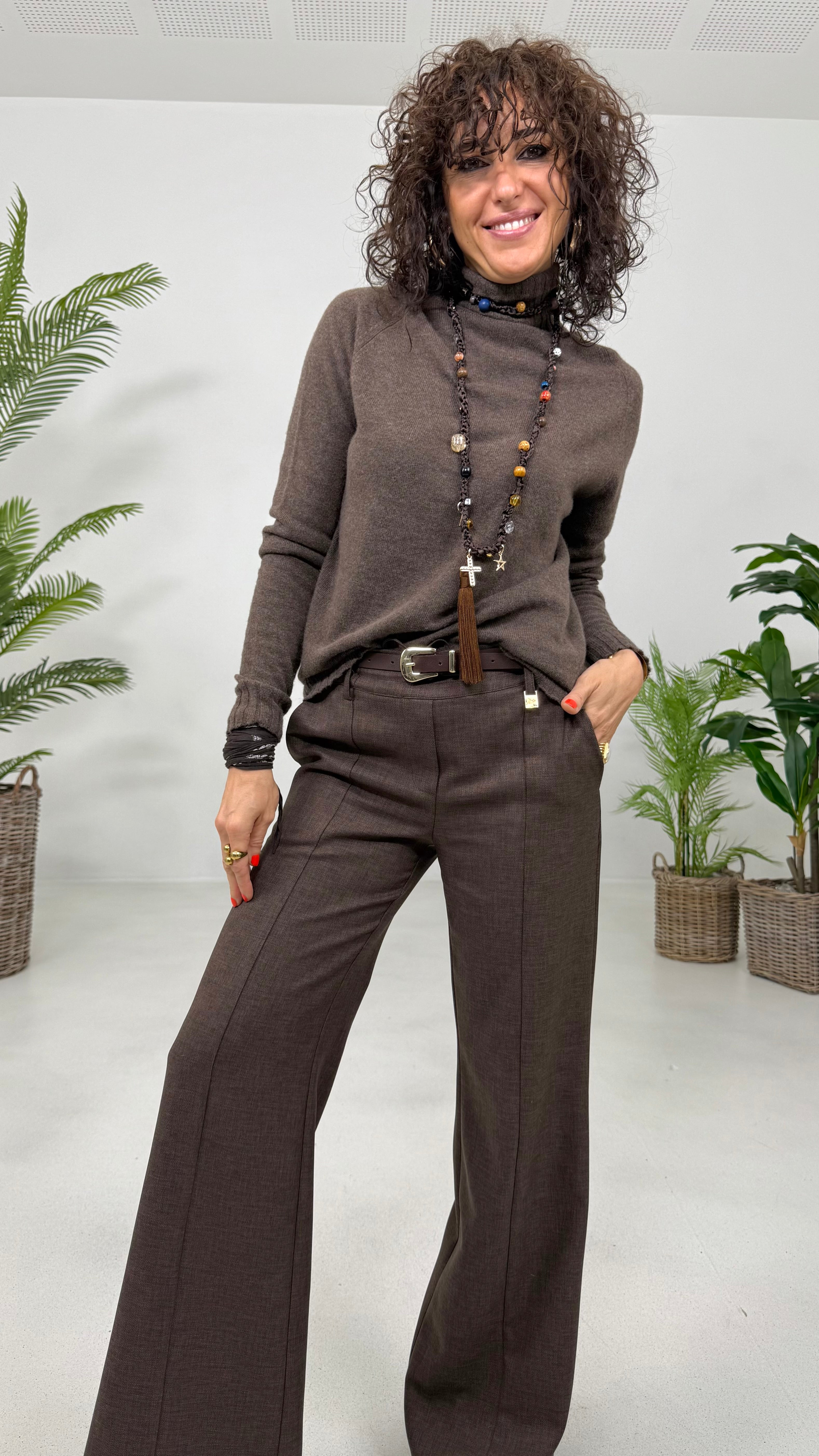 COLLANA UNCINETTO CON PIETRE E NAPPA