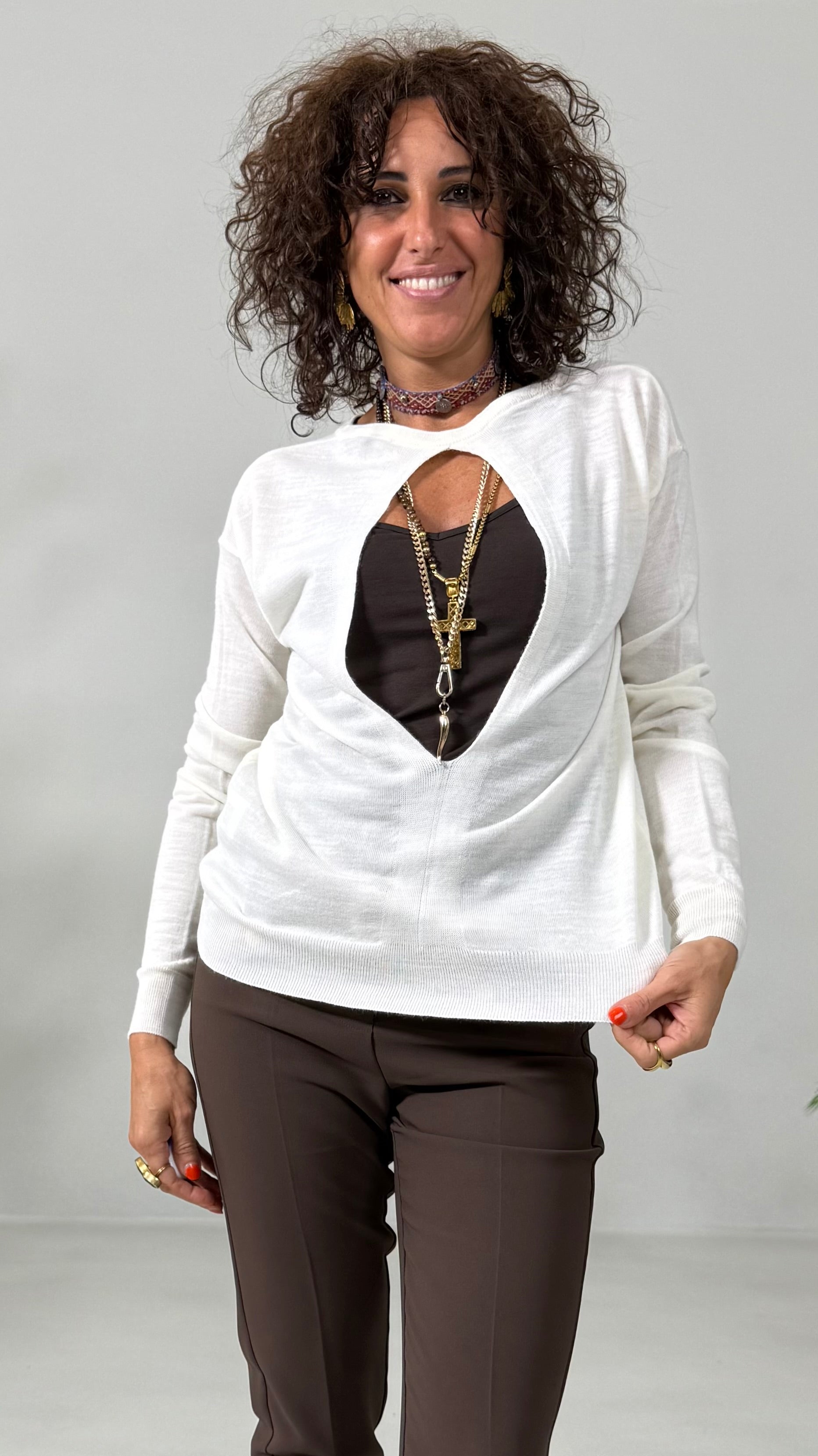 MAGLIA QUADRATA IN LANA VISCOSA CON APERTURA A GOCCIA