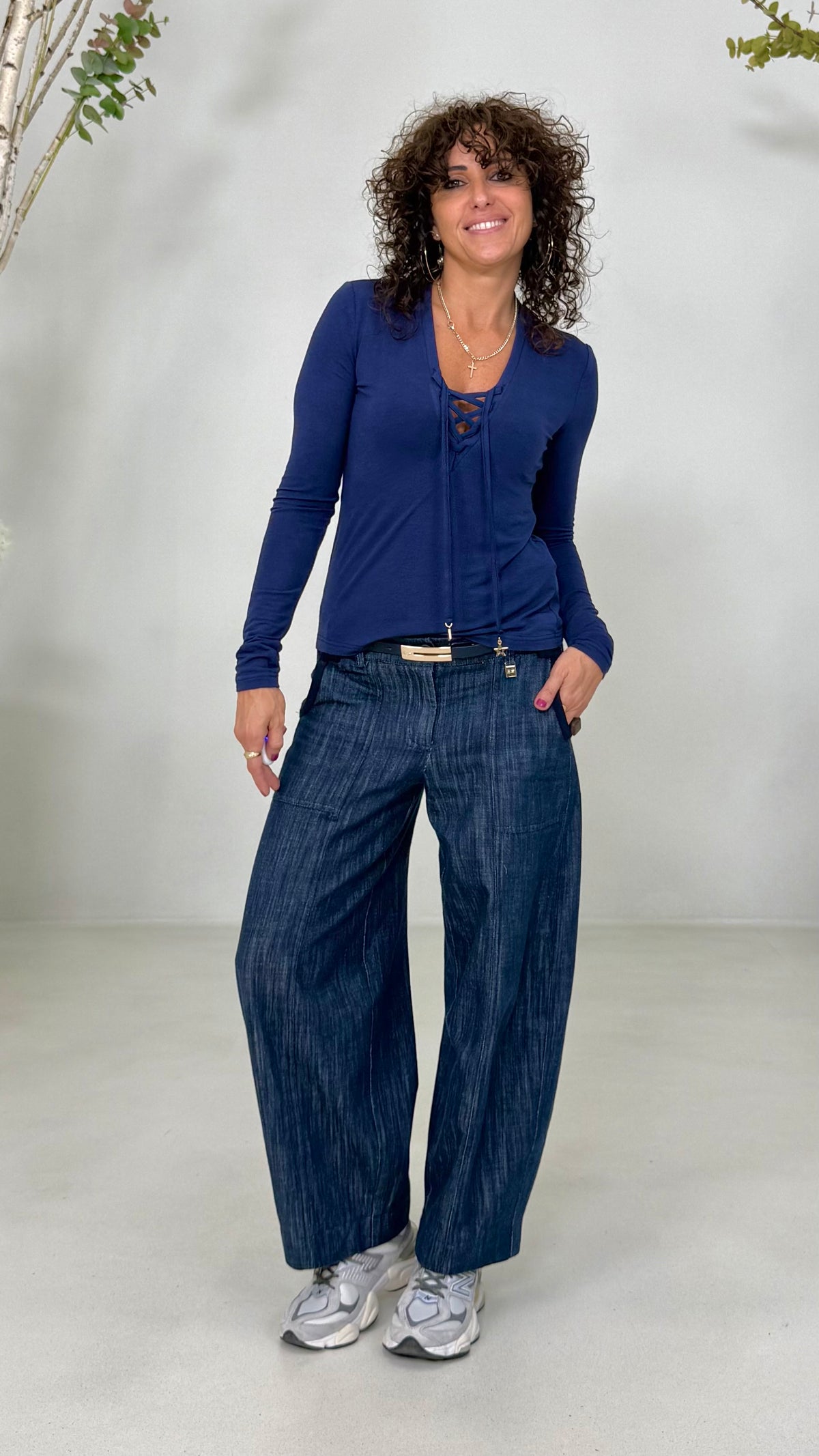 T-SHIRT LACCI SCOLLO IN LYOCELL E LANA
