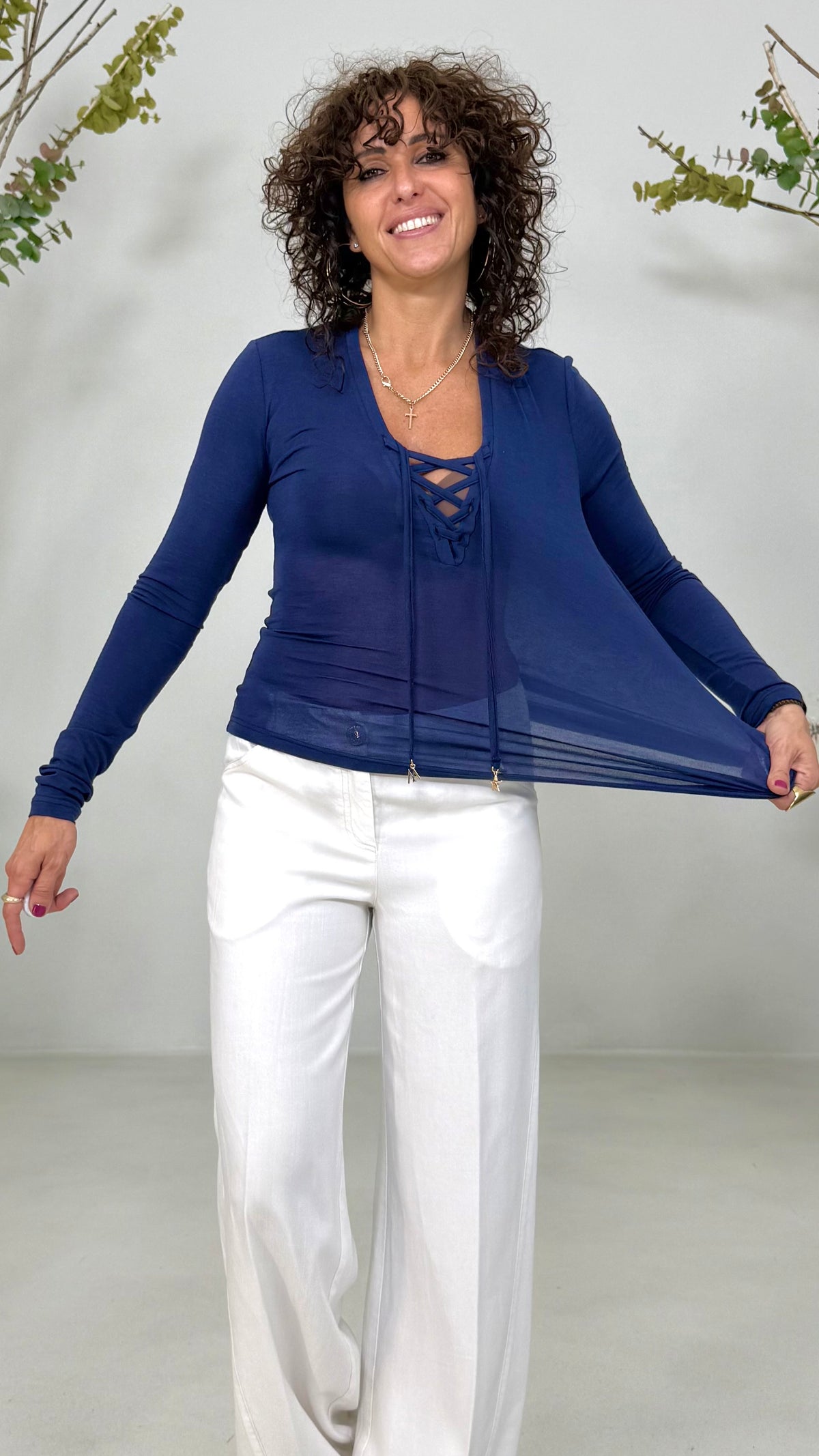 T-SHIRT LACCI SCOLLO IN LYOCELL E LANA