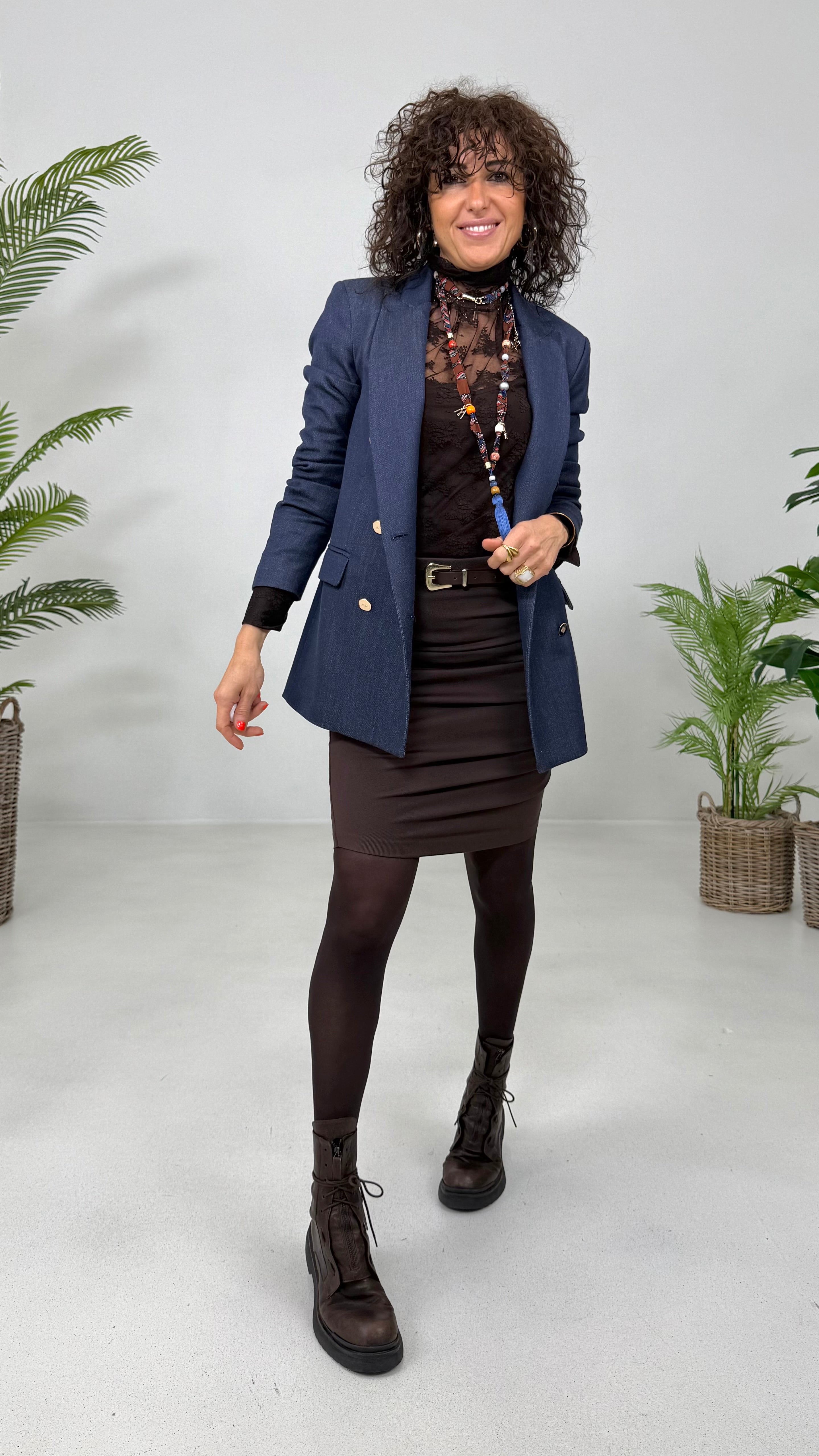 CAMICIA IN PIZZO CON COLLO ALTO