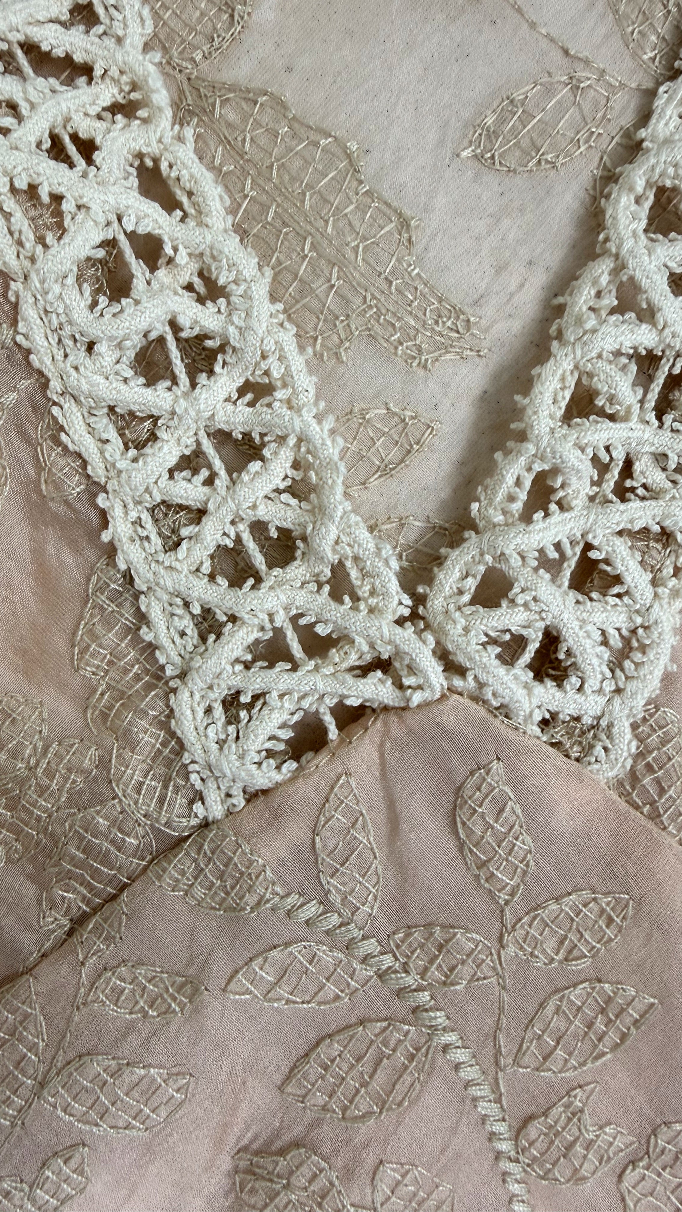 TOP IN VOILE RICAMATO CON PASSAMANERIA