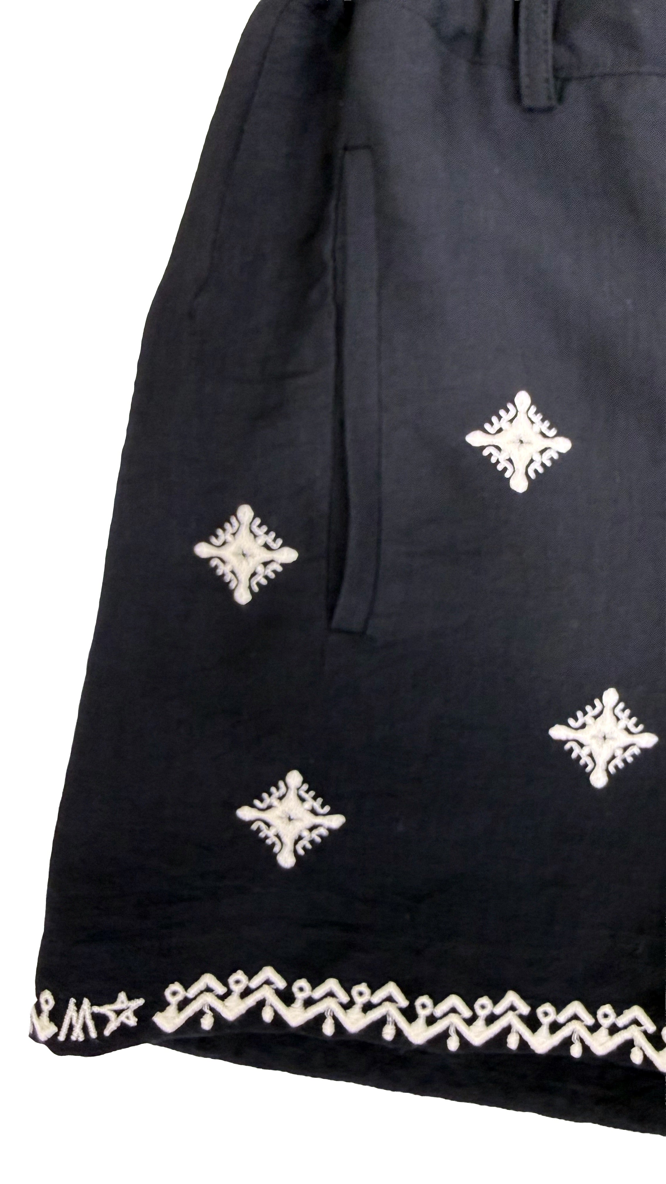 SHORTS IN VISCOSA CRASH CON RICAMI