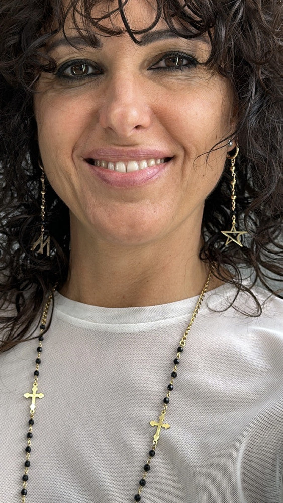 ORECCHINI CON PENDENTI LOGO